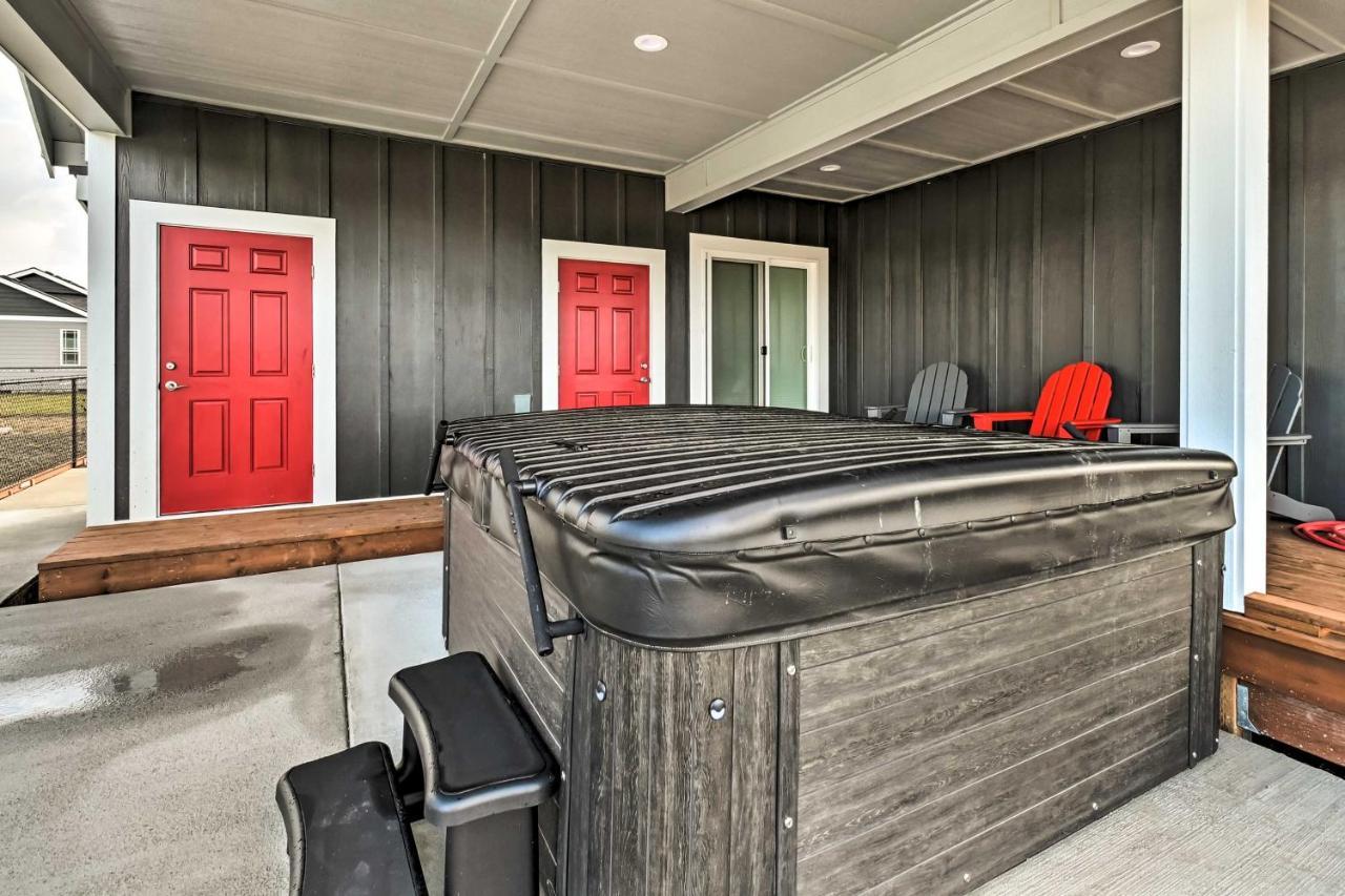 Ocean Shores Getaway With Fireplace And Hot Tub! 외부 사진